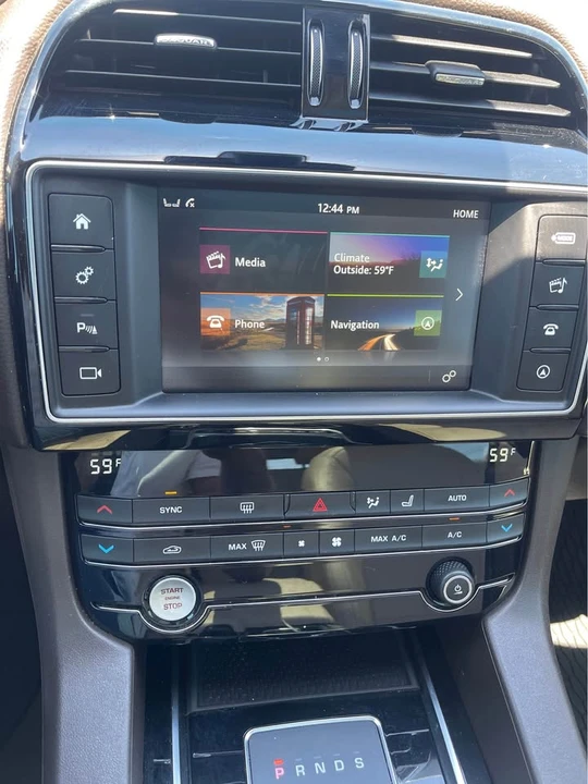 2018 Jaguar F-Pace - Image 12 of 16