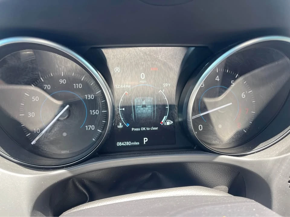 2018 Jaguar F-Pace - Image 15 of 16