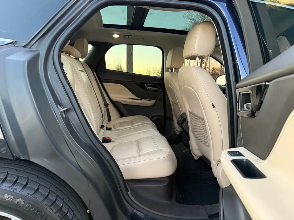 2018 Jaguar F-Pace - Image 11 of 19