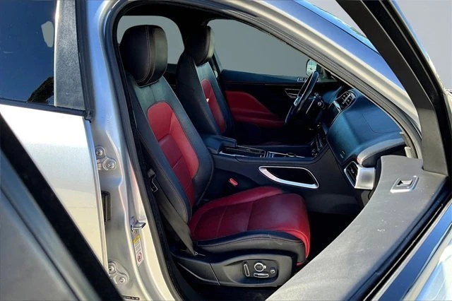 2018 Jaguar F-Pace - Image 6 of 19