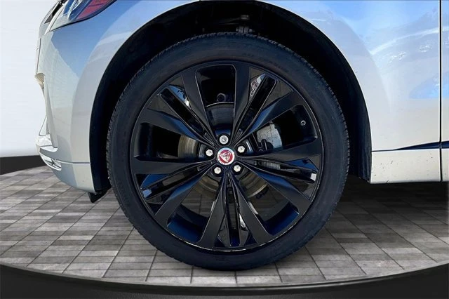 2018 Jaguar F-Pace - Image 8 of 19