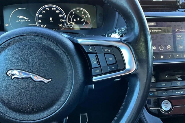 2018 Jaguar F-Pace - Image 18 of 19
