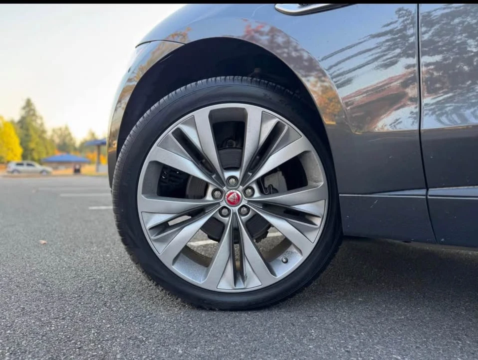 2018 Jaguar F-Pace - Image 5 of 18