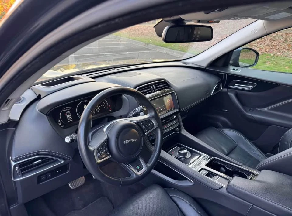 2018 Jaguar F-Pace - Image 7 of 18