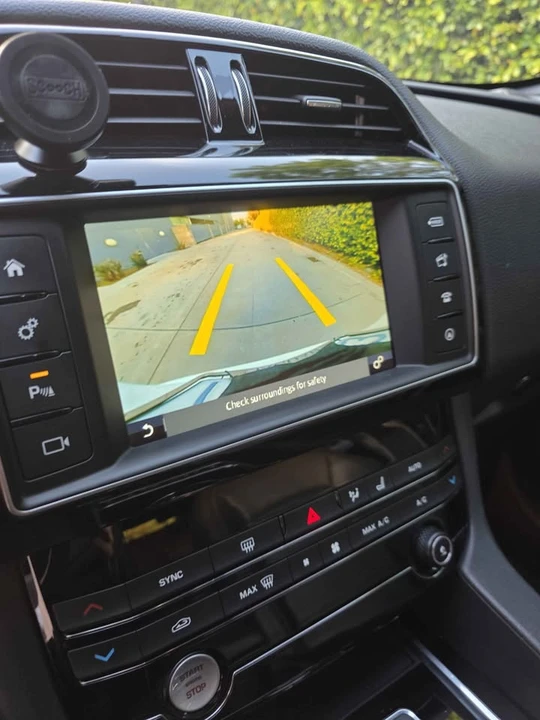 2018 Jaguar F-Pace - Image 16 of 18