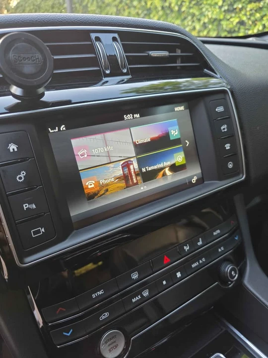 2018 Jaguar F-Pace - Image 15 of 18