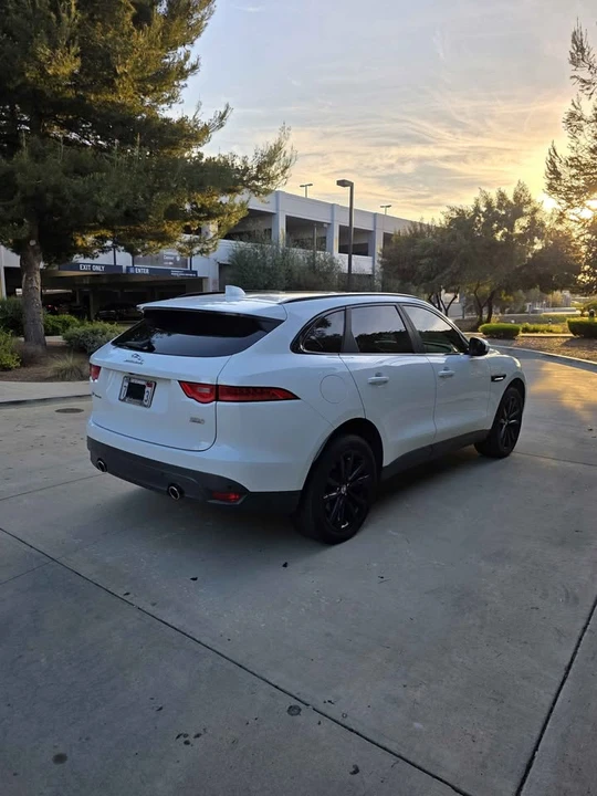 2018 Jaguar F-Pace - Image 6 of 18