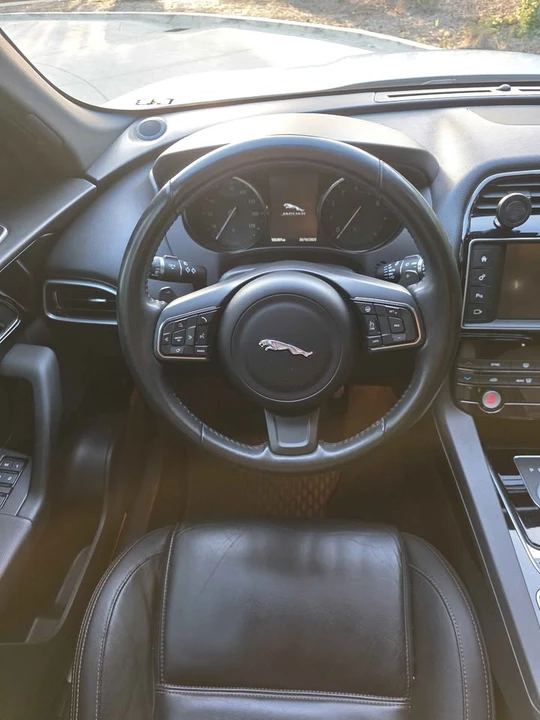 2018 Jaguar F-Pace - Image 13 of 18