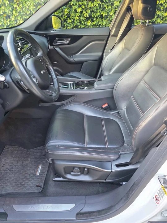 2018 Jaguar F-Pace - Image 11 of 18