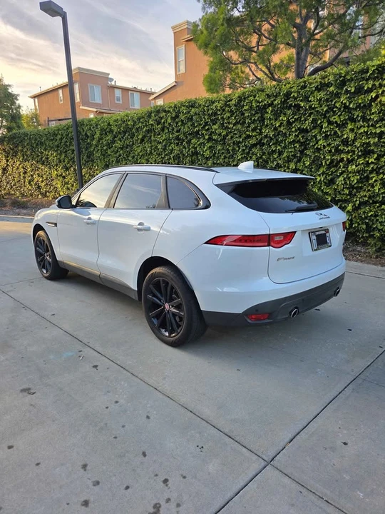 2018 Jaguar F-Pace - Image 5 of 18