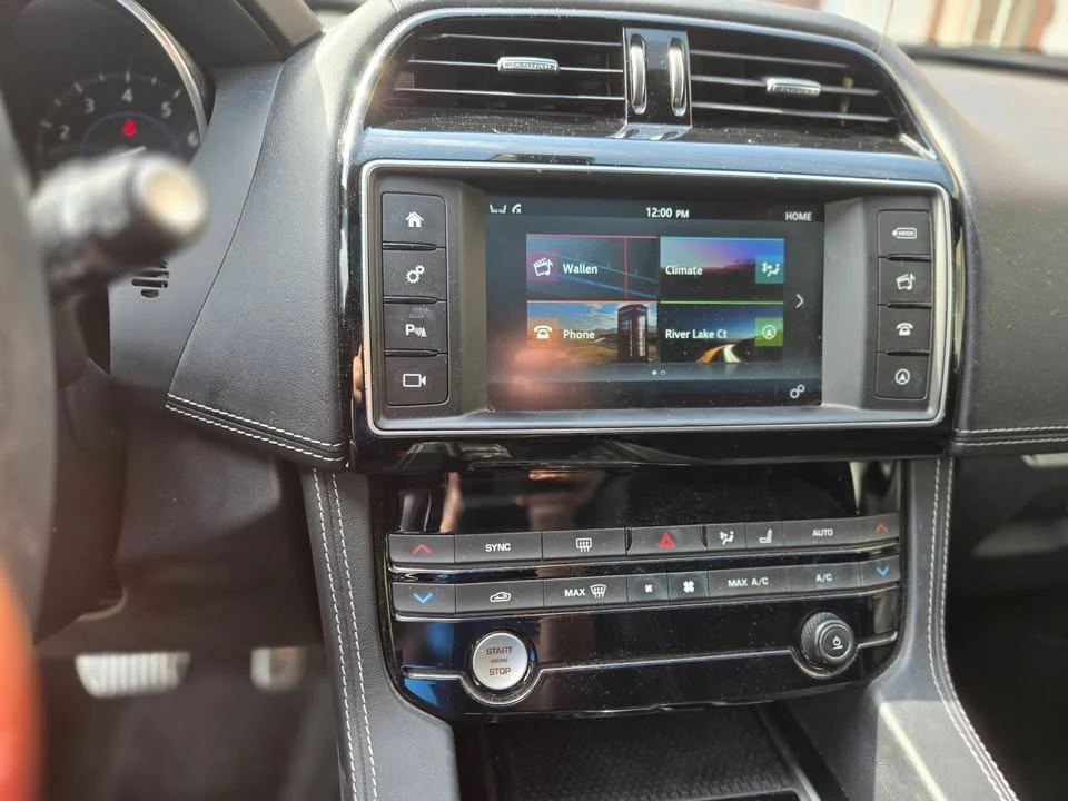 2018 Jaguar F-Pace - Image 10 of 20