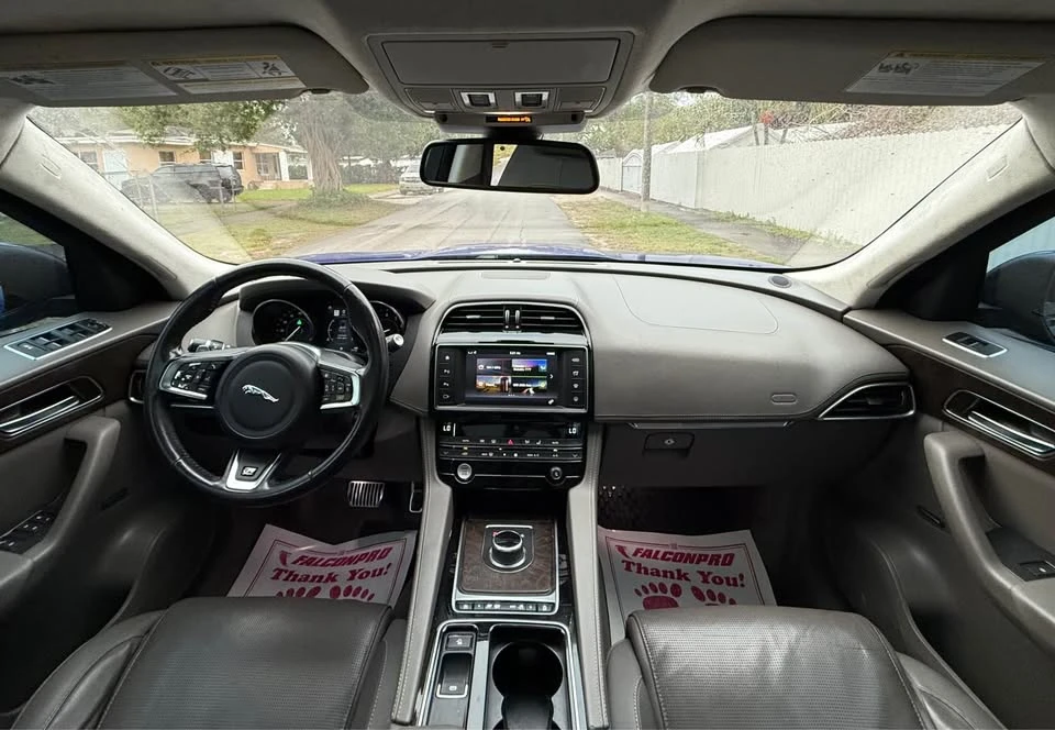 2018 Jaguar F-Pace - Image 9 of 14