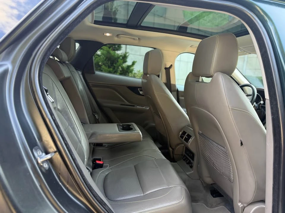 2018 Jaguar F-Pace - Image 12 of 16