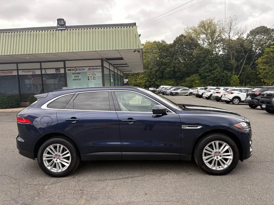 2018 Jaguar F-Pace - Image 9 of 18
