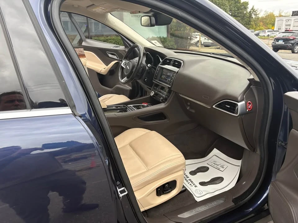 2018 Jaguar F-Pace - Image 16 of 18