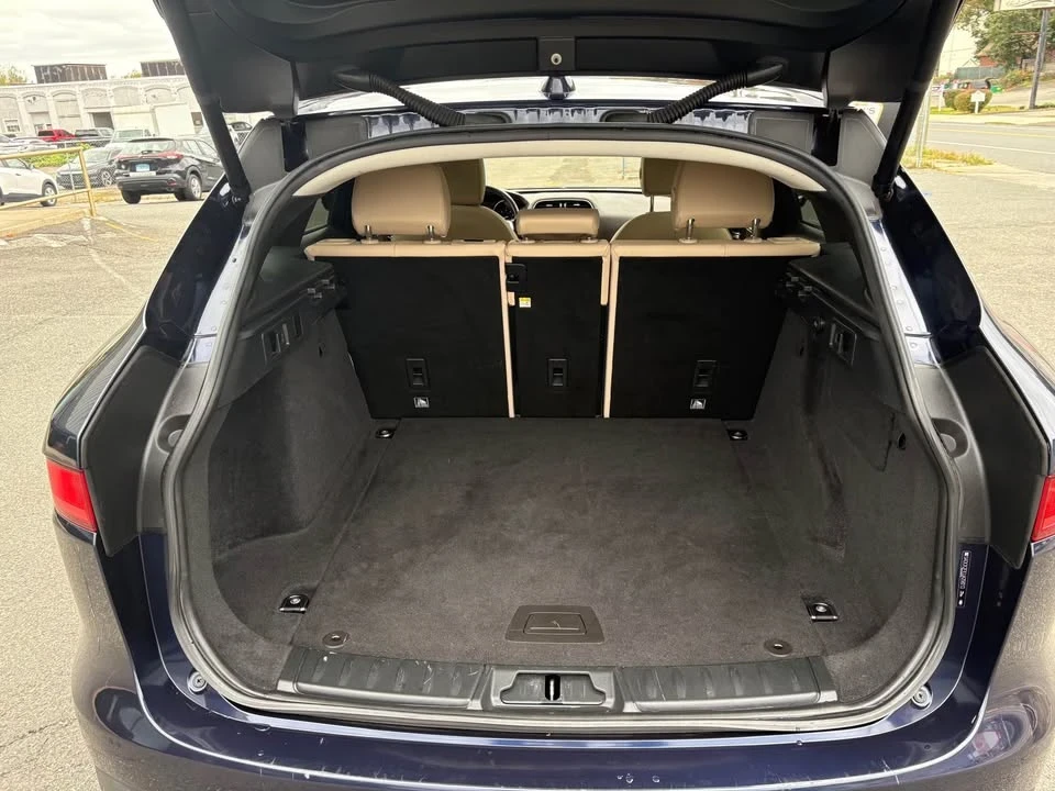 2018 Jaguar F-Pace - Image 17 of 18