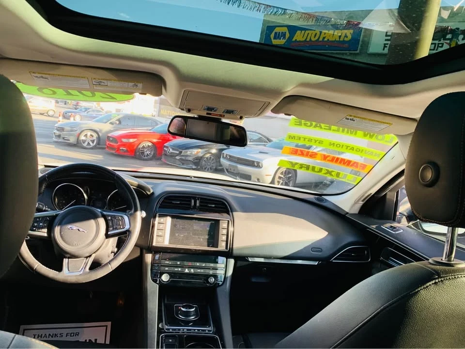 2018 Jaguar F-Pace - Image 12 of 13
