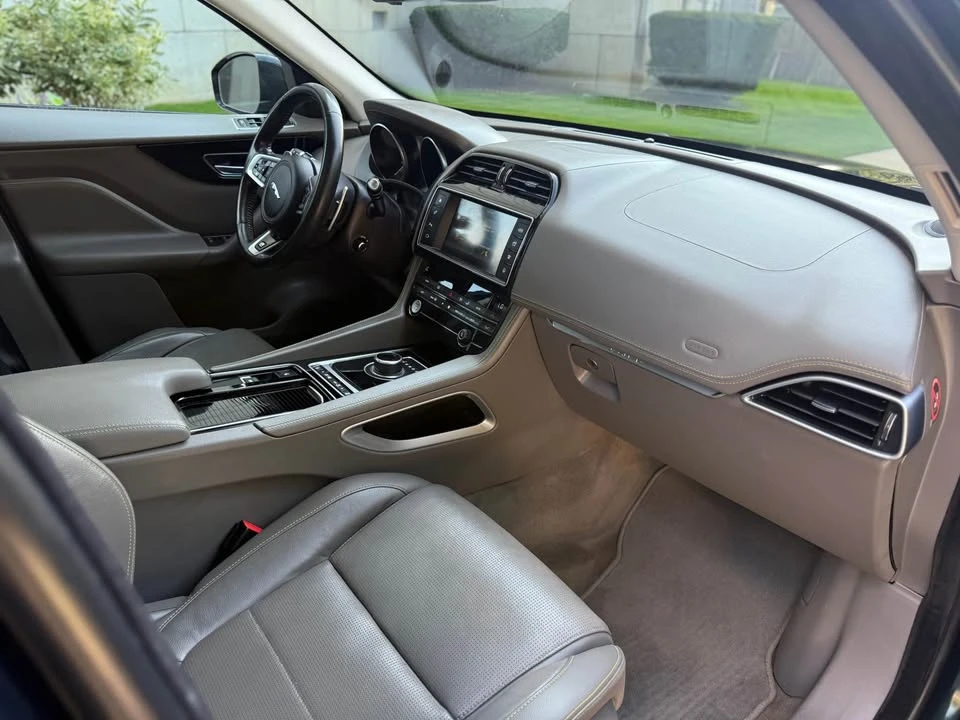 2018 Jaguar F-Pace - Image 10 of 16