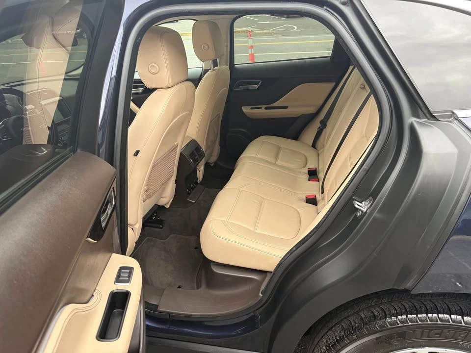 2018 Jaguar F-Pace - Image 13 of 18