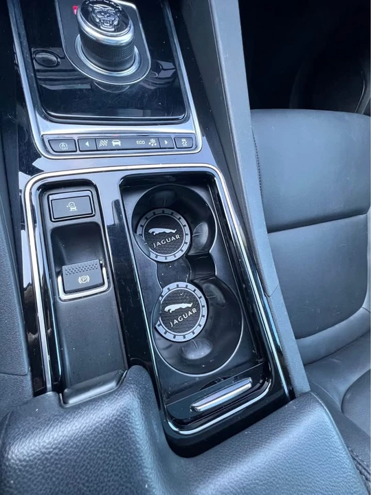 2018 Jaguar F-Pace - Image 14 of 19