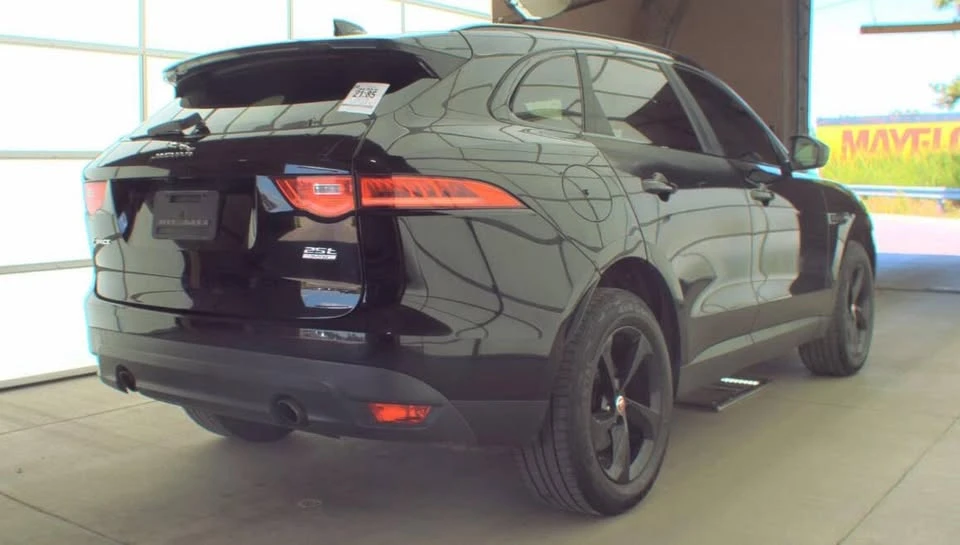 2018 Jaguar F-Pace - Image 9 of 16