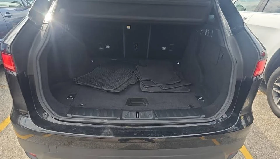 2018 Jaguar F-Pace - Image 8 of 16