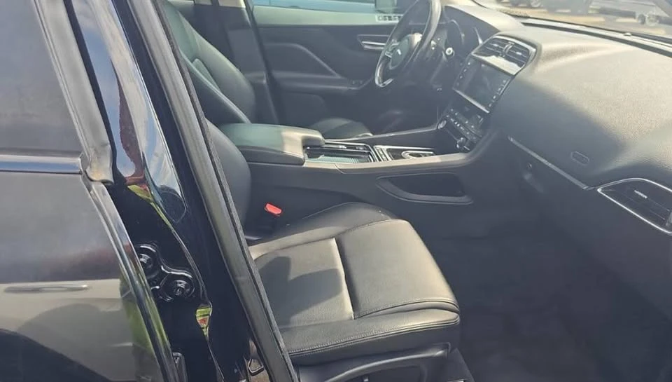 2018 Jaguar F-Pace - Image 11 of 16