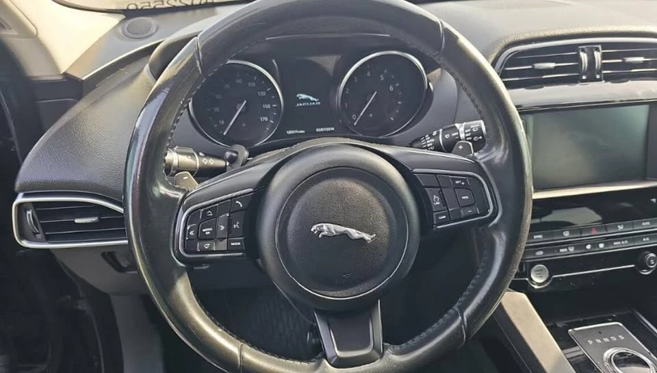 2018 Jaguar F-Pace - Image 13 of 16