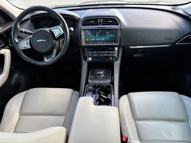 2018 Jaguar F-Pace - Image 13 of 20