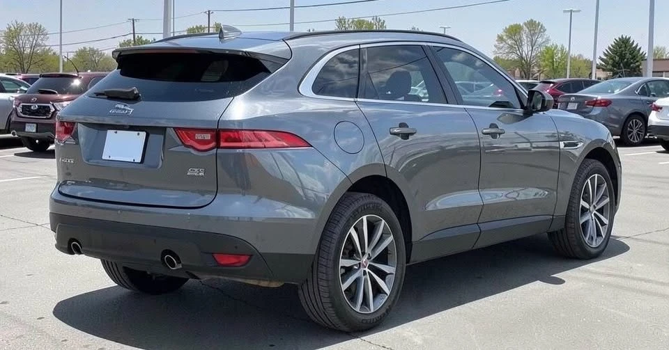2018 Jaguar F-Pace - Image 5 of 20