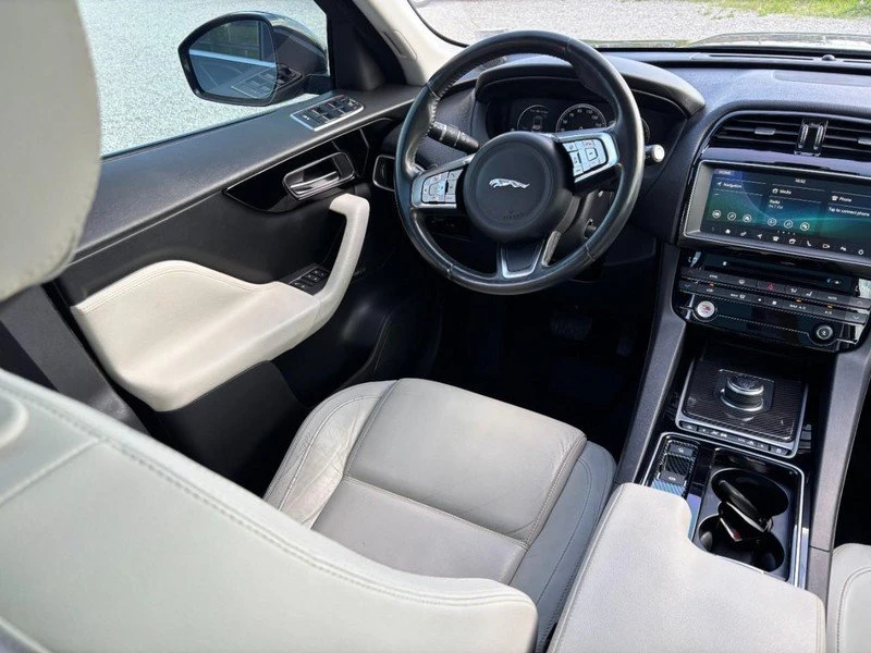 2018 Jaguar F-Pace - Image 12 of 20
