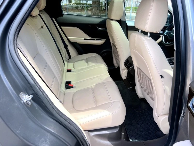 2018 Jaguar F-Pace - Image 11 of 18