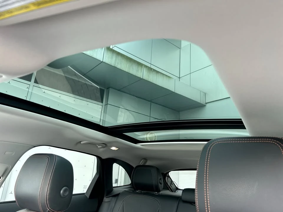 2018 Jaguar F-Pace - Image 14 of 19