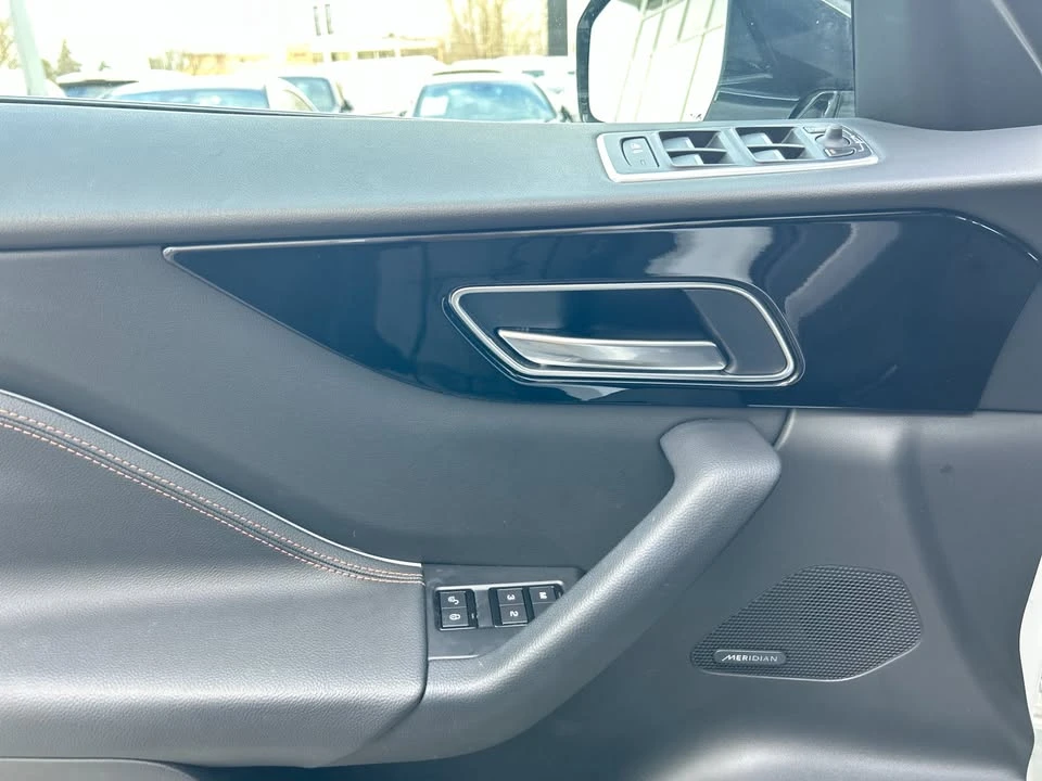 2018 Jaguar F-Pace - Image 6 of 19