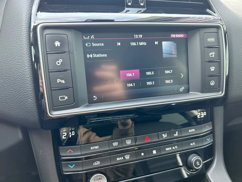 2018 Jaguar F-Pace - Image 9 of 19