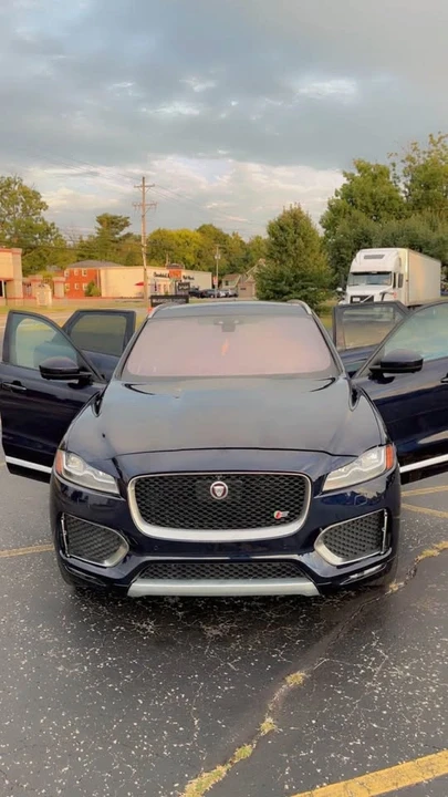 2018 Jaguar F-Pace - Image 5 of 9