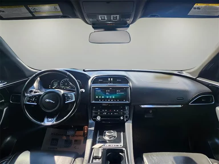 2018 Jaguar F-Pace - Image 8 of 11
