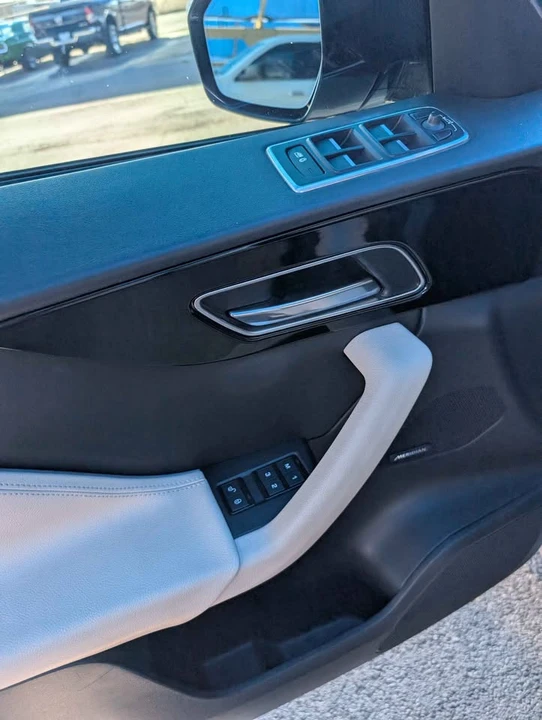 2018 Jaguar F-Pace - Image 11 of 13