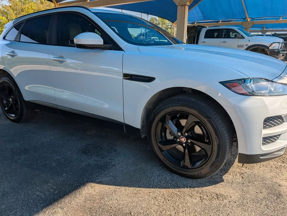 2018 Jaguar F-Pace - Image 2 of 13