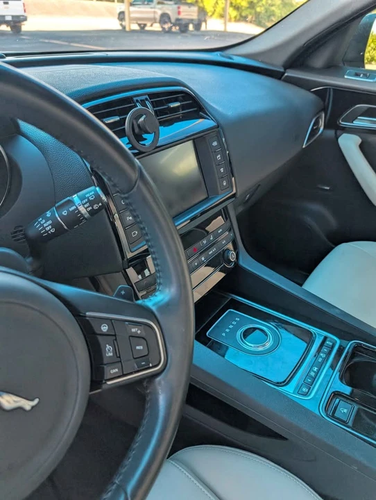 2018 Jaguar F-Pace - Image 6 of 13