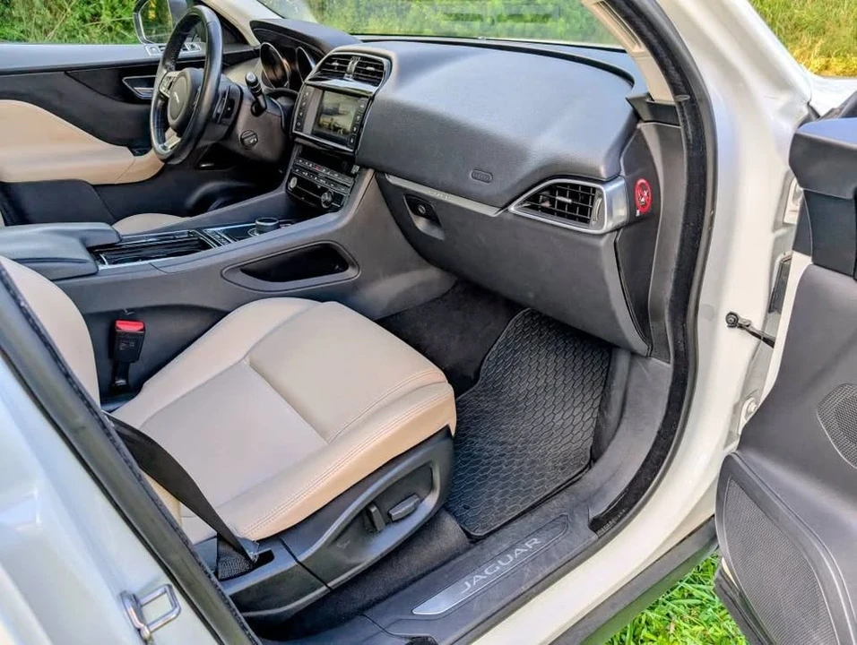 2018 Jaguar F-Pace - Image 10 of 20