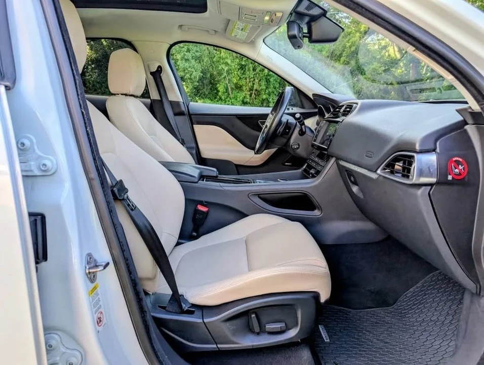 2018 Jaguar F-Pace - Image 18 of 20