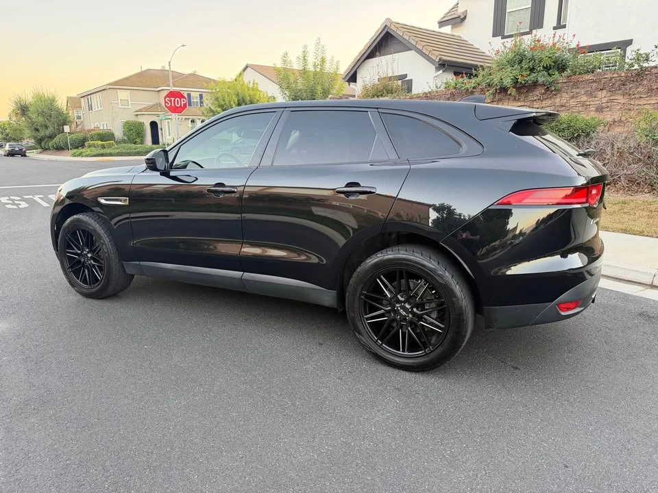 2018 Jaguar F-Pace - Image 2 of 11