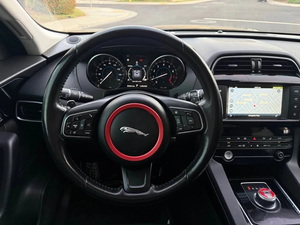 2018 Jaguar F-Pace - Image 10 of 11