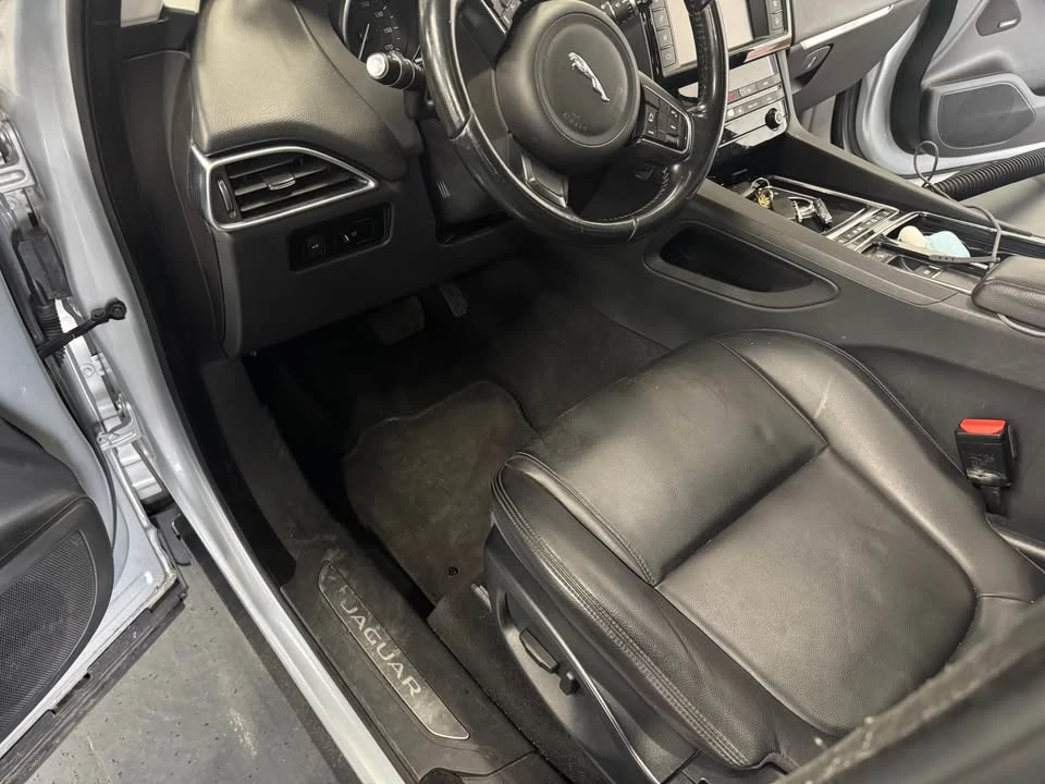2018 Jaguar F-Pace - Image 6 of 10