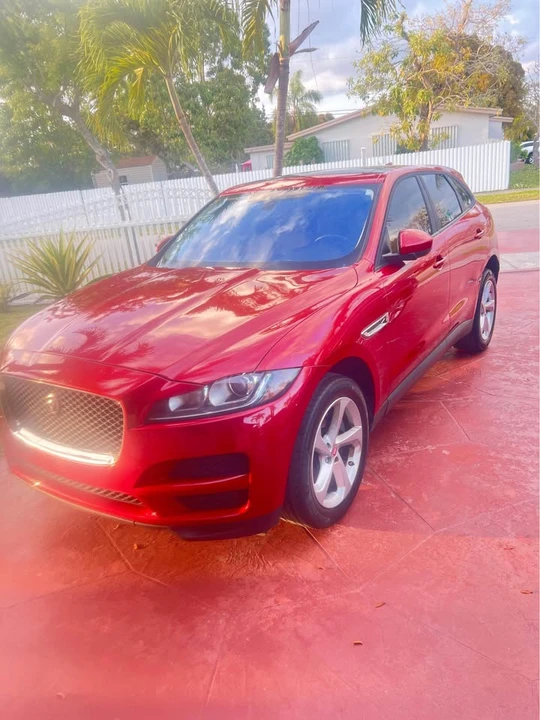 2018 Jaguar F-Pace - Image 2 of 11