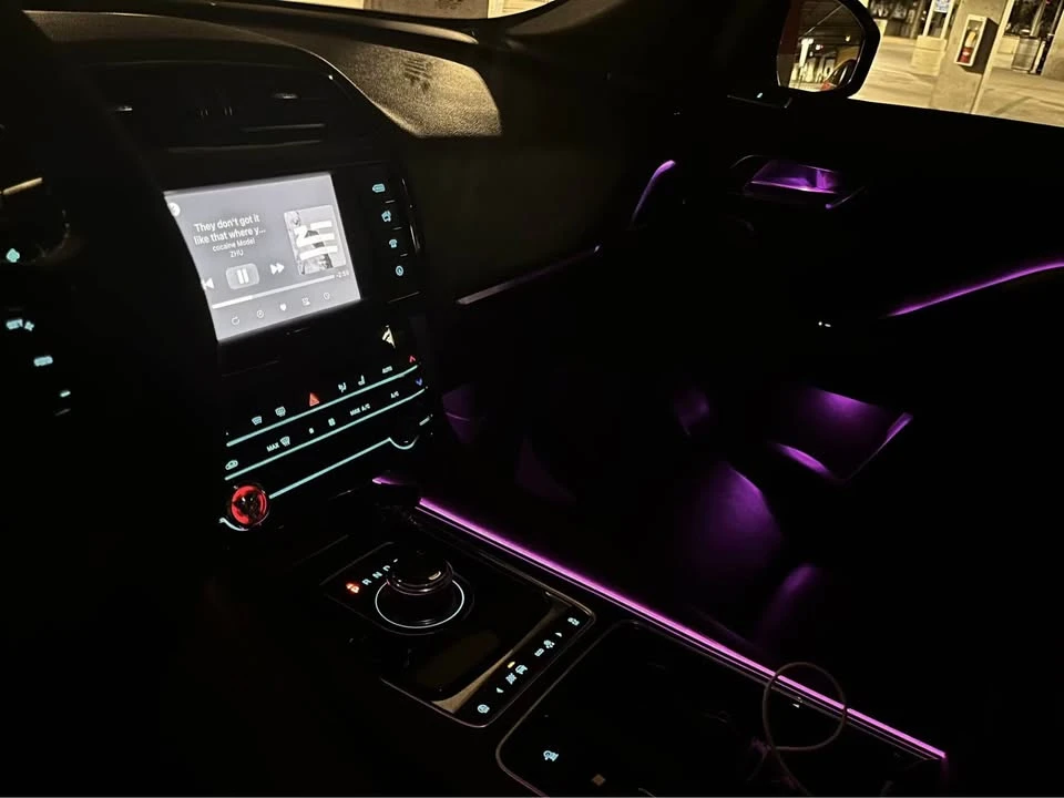 2018 Jaguar F-Pace - Image 2 of 3