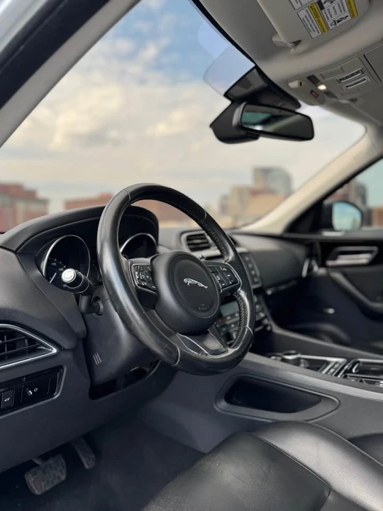 2018 Jaguar F-Pace - Image 18 of 20