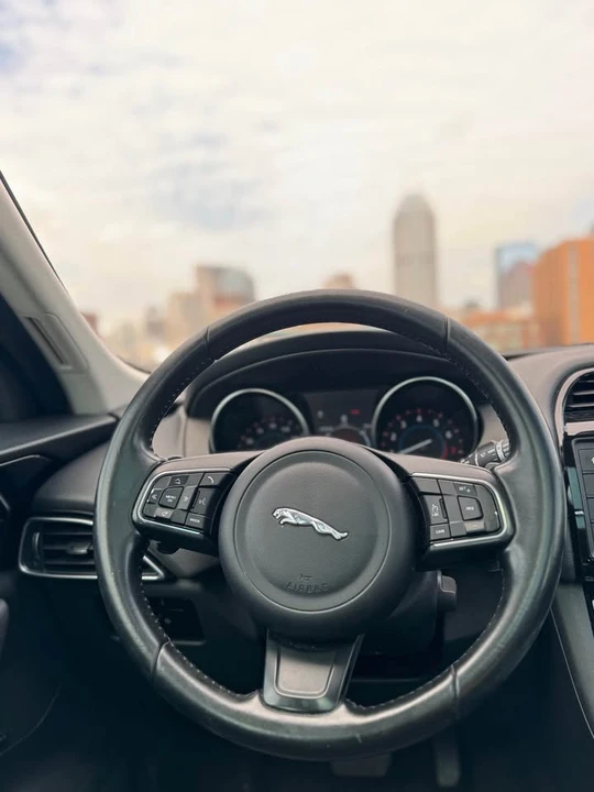 2018 Jaguar F-Pace - Image 15 of 20