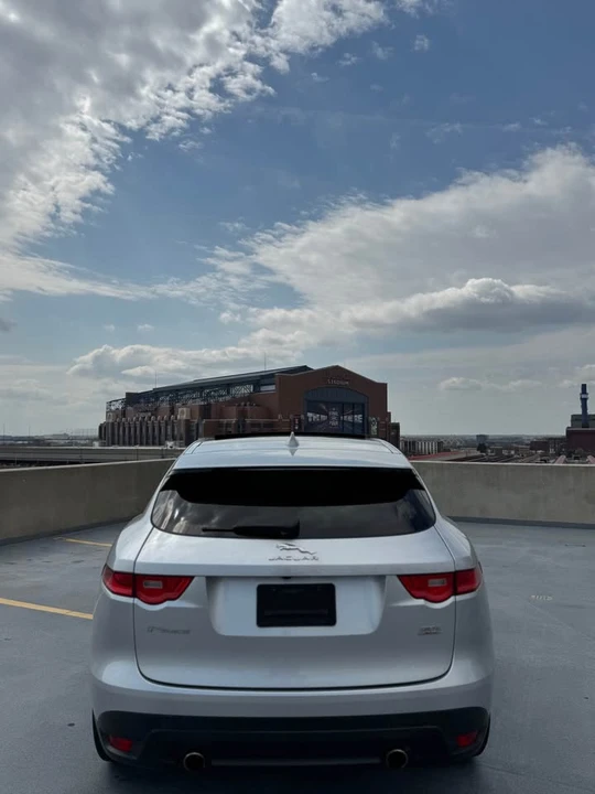 2018 Jaguar F-Pace - Image 9 of 20